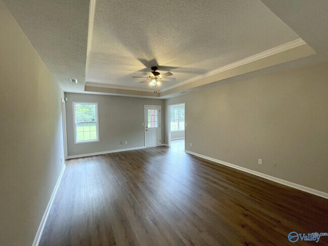 Building Photo - 100 Brook Glen Dr