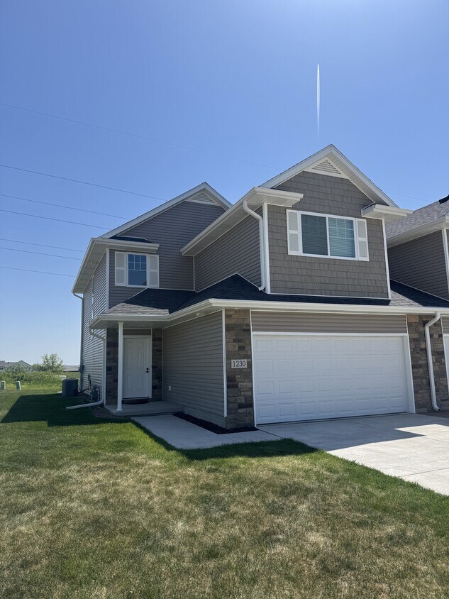 Foto principal - 1230 Cedar Cv Rd