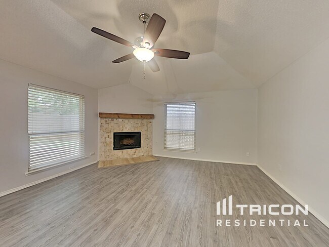 Building Photo - 7015 Escondido Dr