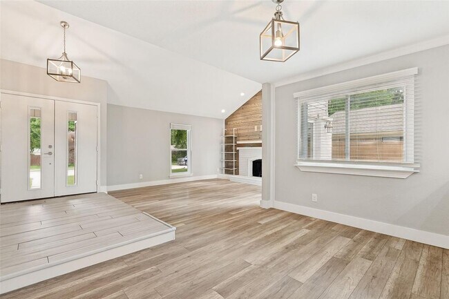 Foto del edificio - 2114 Wheaton Dr