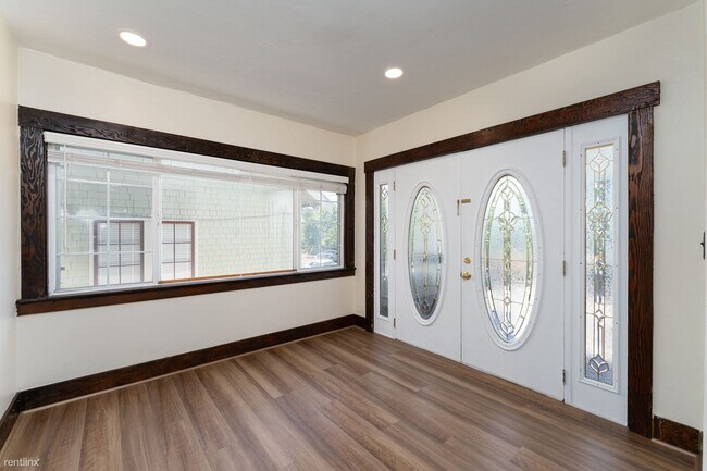 Foto del edificio - 3 br, 2.5 bath House - 3890 Brighton Avenue