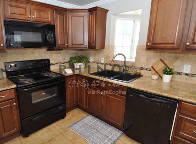 Photo - 174 Claybourne Ave S Apartment