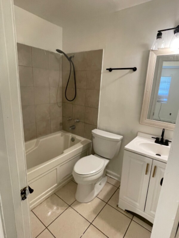 Foto del edificio - 3221 Jupiter Dr