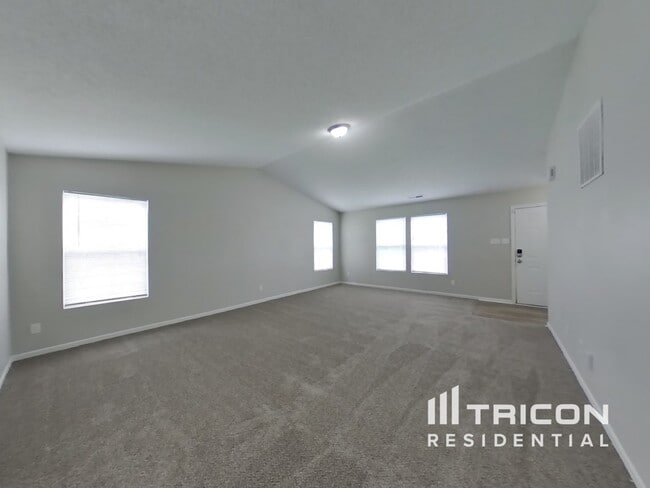 Building Photo - 2103 Bridlewood Dr