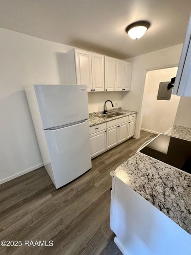 Building Photo - 216 Marigny Cir