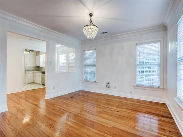Foto del edificio - 3443 Lovers Ln