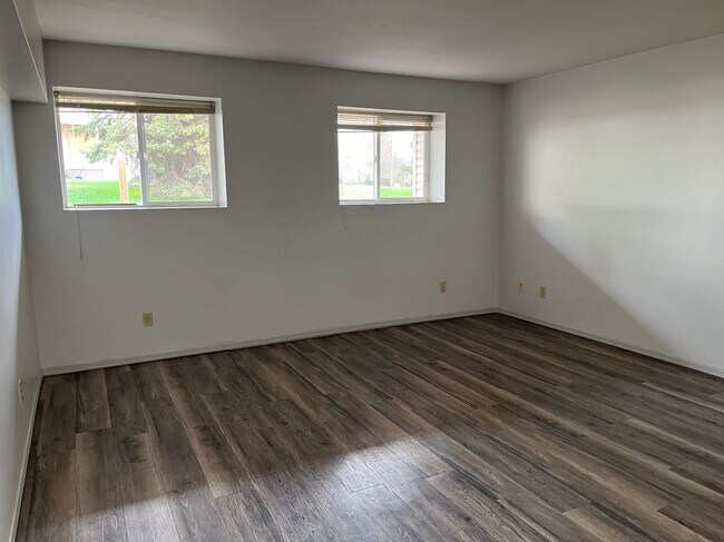 Building Photo - 0 Bed 0 Bath Unit in Olds, AB