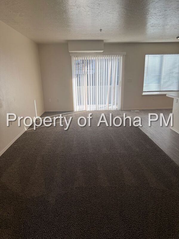 Foto del edificio - 1037 W Pine Ave