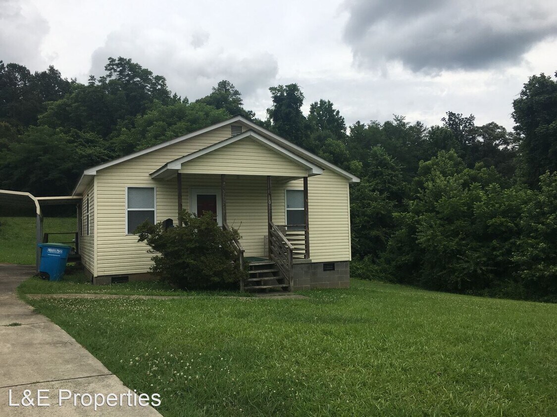 2 br, 1 bath House 301 S Mickley Avenue House Rental in Bessemer