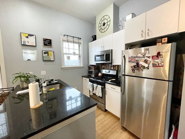 Foto del edificio - South Boston 2bed / 2bath available Sept 1st $3600