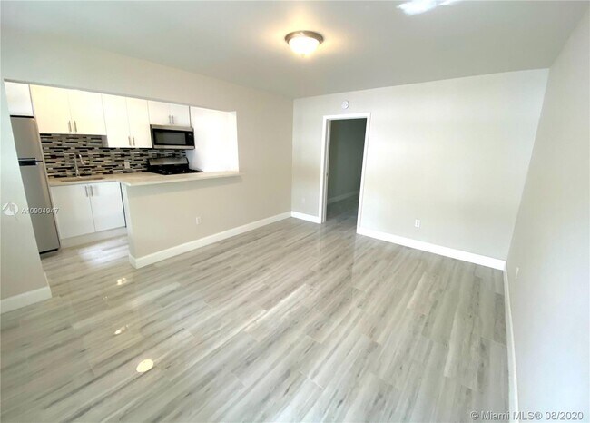 Building Photo - 1605 E Broward Blvd