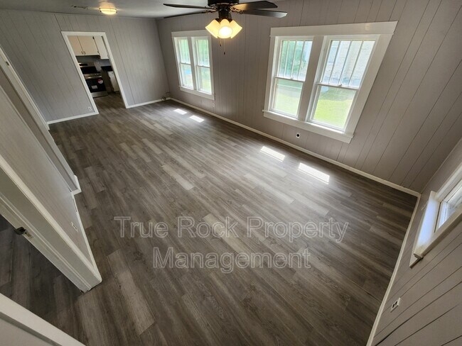 Foto del edificio - 609 W 5th