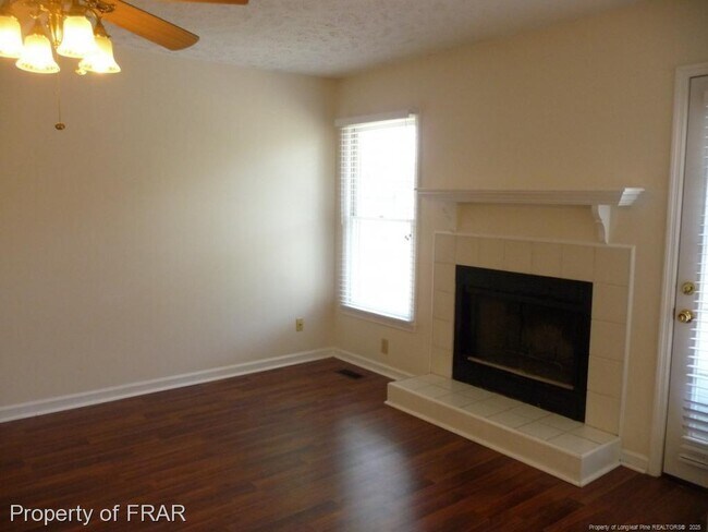 Building Photo - 1191 Helmsley Dr
