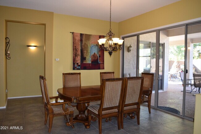 Foto del edificio - 18250 W Stinson Dr