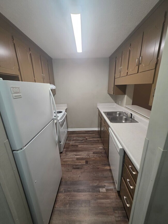Foto del edificio - 210 Candlebrook Dr