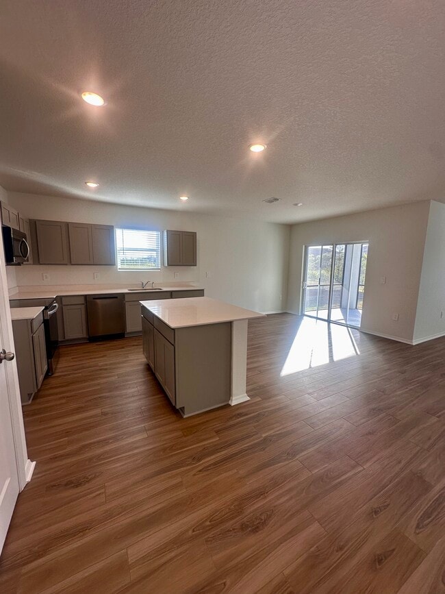 Building Photo - 4425 Boxelder Ave