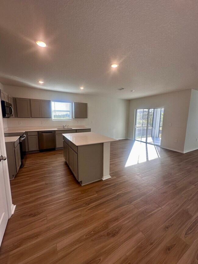 Foto del edificio - 4425 Boxelder Ave