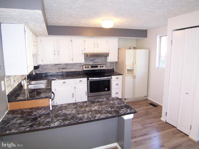 Foto del edificio - 3411 Tree Frog Ct