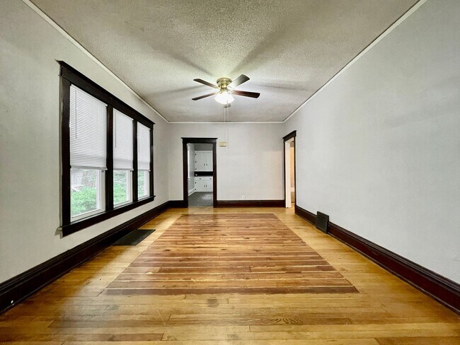 Foto del edificio - Three Bedroom Home in Muskegon