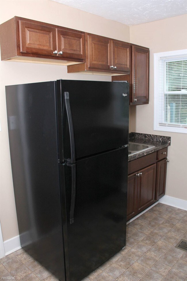 Building Photo - 3 br, 1 bath House - 552 Allendale Drive