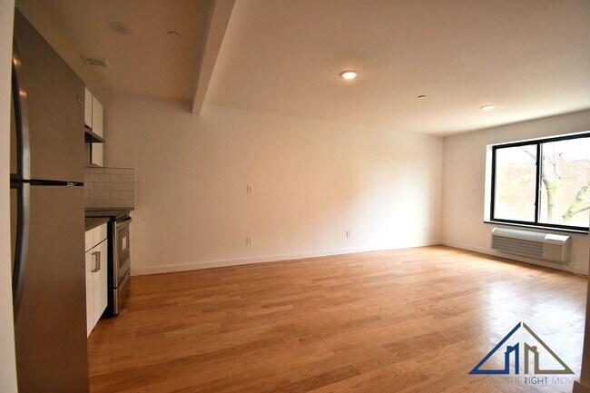 Building Photo - 3554 Carlisle Pl