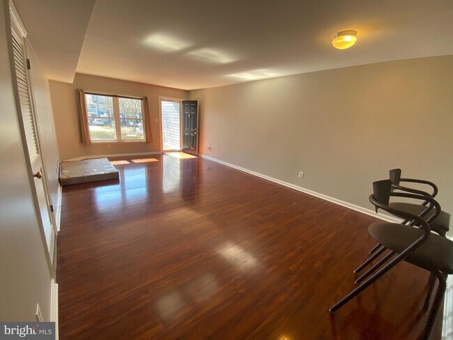 Building Photo - 5833 Orchard Hill Ct