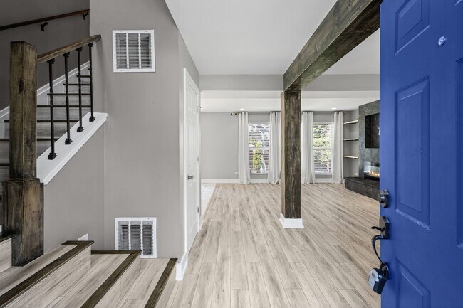 Foto del edificio - 5117 Woodmere Ct