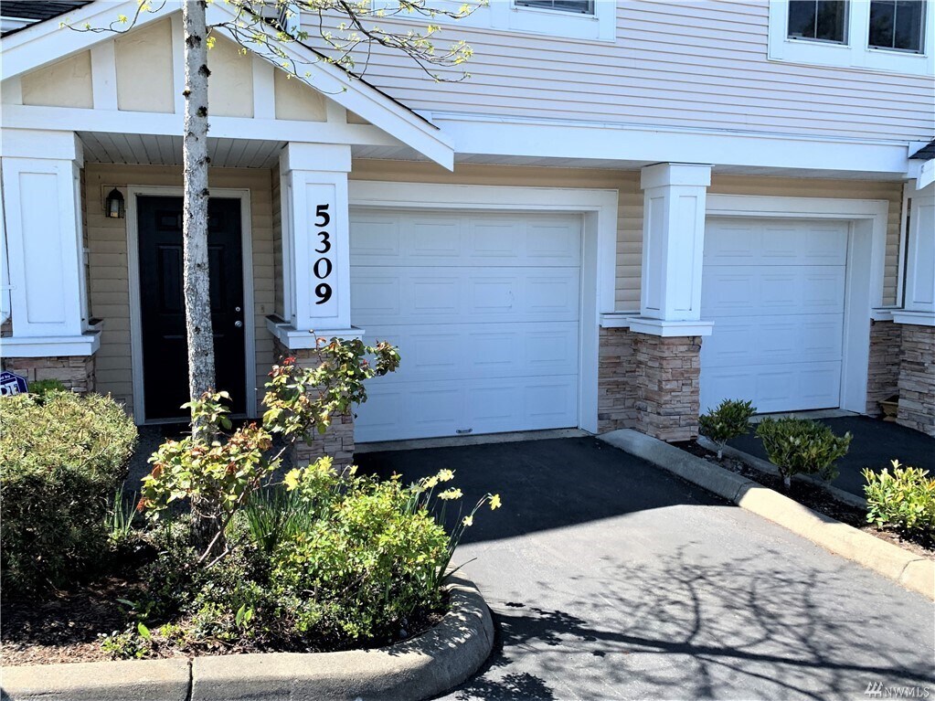 5309 164th Ave SE, Bellevue, WA 98006 Townhome Rentals in Bellevue WA