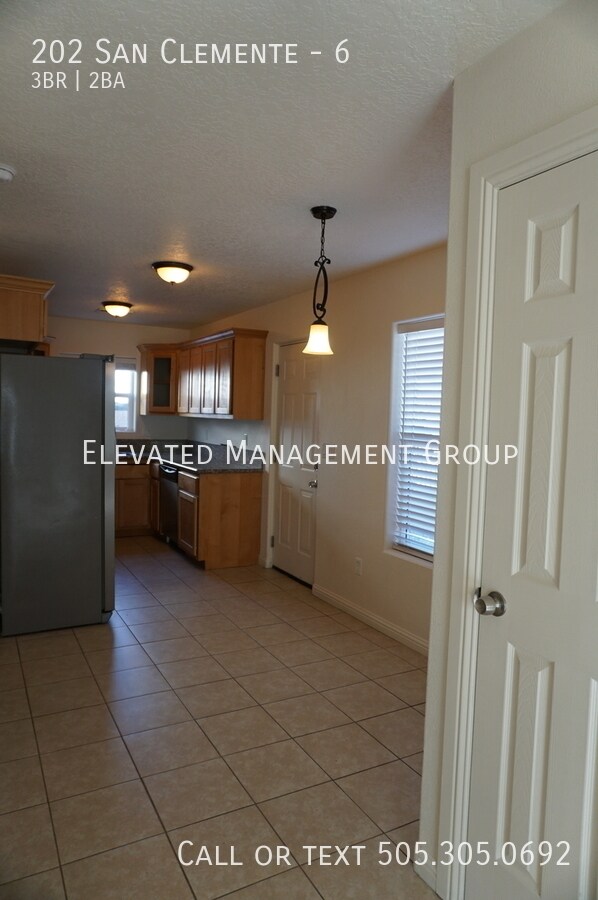 Foto del edificio - 202 San Clemente Ave NW