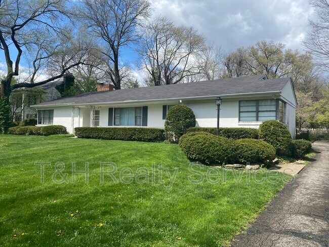 Building Photo - 324 Willow Spring Rd