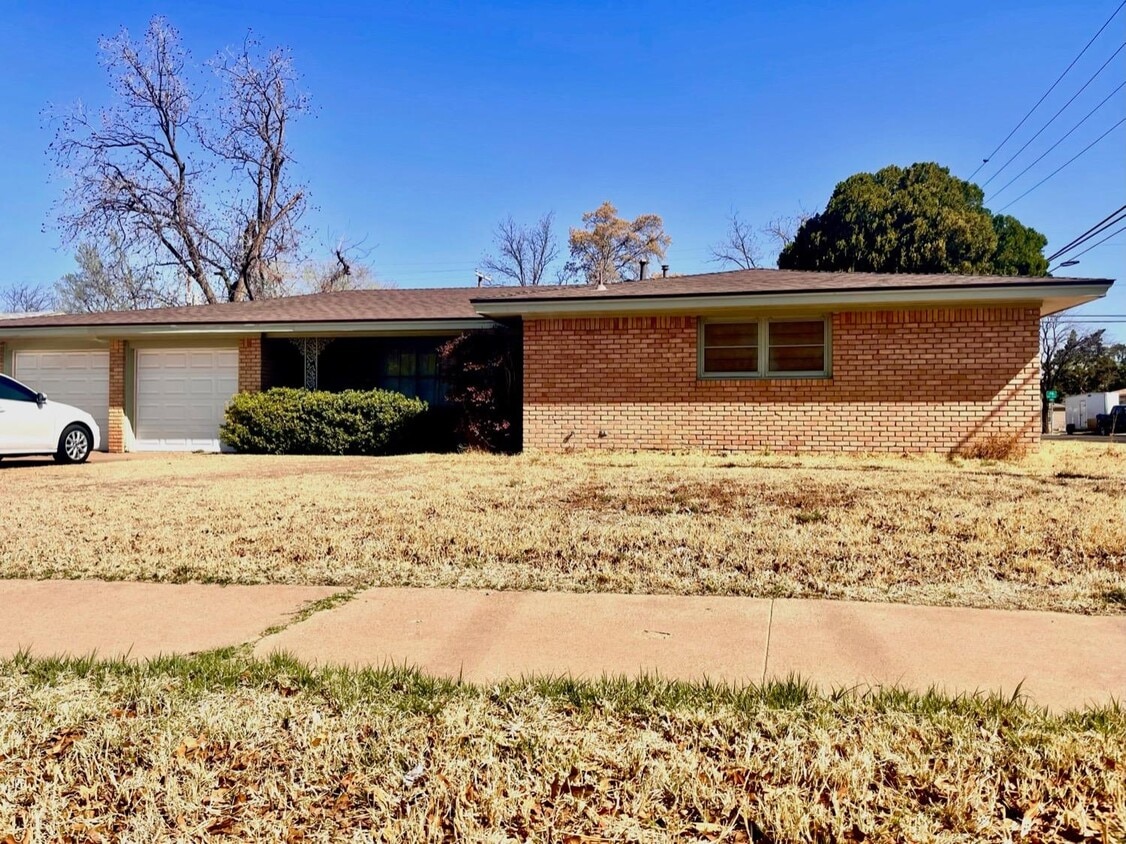 3802 27th St, Lubbock, TX 79410 House for Rent in Lubbock, TX
