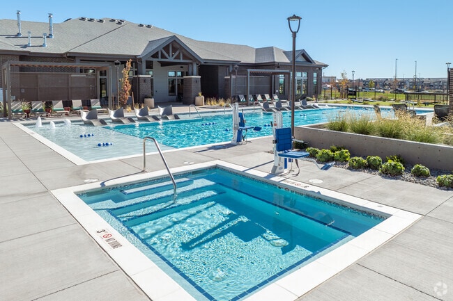 Swimming Pool - Alexan Pena Station
