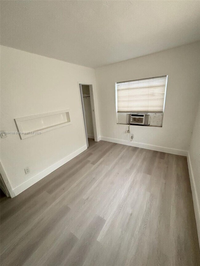 Foto del edificio - 6920 NW 6th Ct
