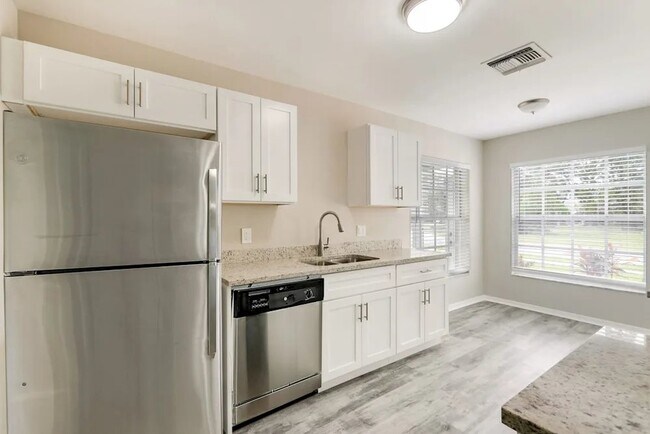 Foto del edificio - 1056 Malletwood Dr