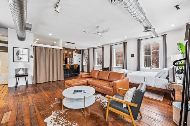 Foto del edificio - 111 E 13th St