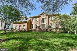 Building Photo - 1088 Safa St