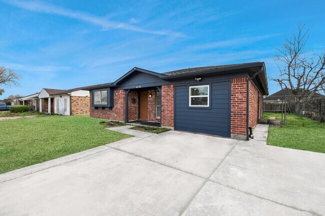 Building Photo - 4114 Fairgreen Ln