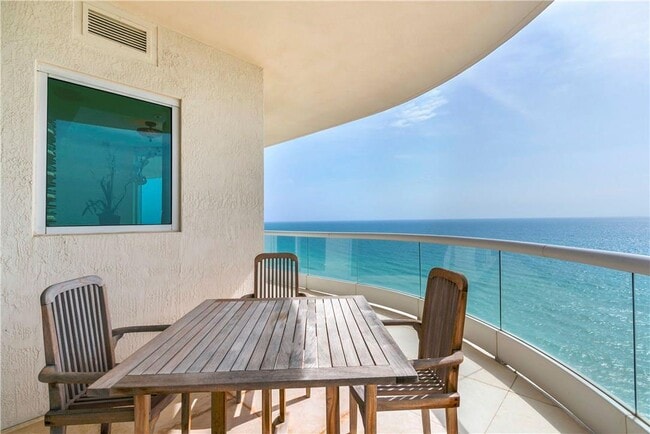 Building Photo - 16051 Collins Ave