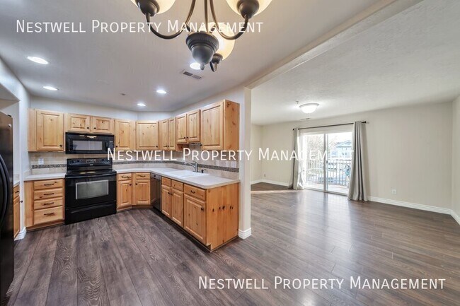 Building Photo - Charming Mid-Level Condo in Eagle Mountain