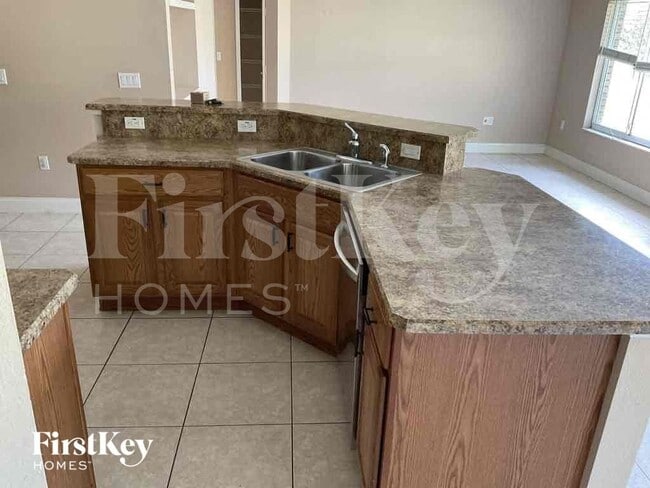 Foto del edificio - 140 Sunrise Blvd