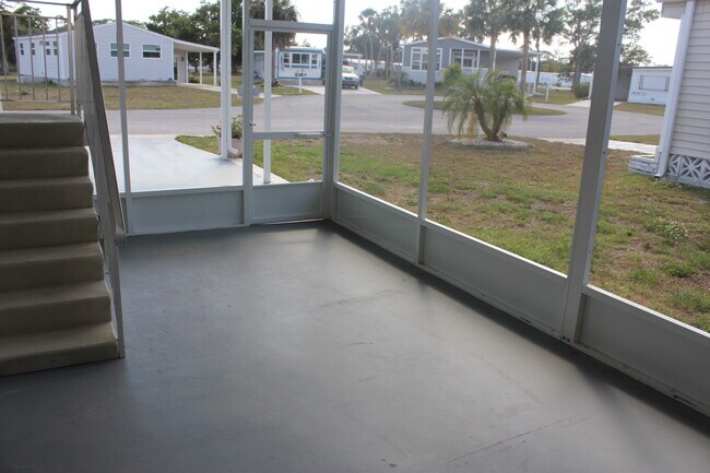 Foto del edificio - 6982 Apopo Ct
