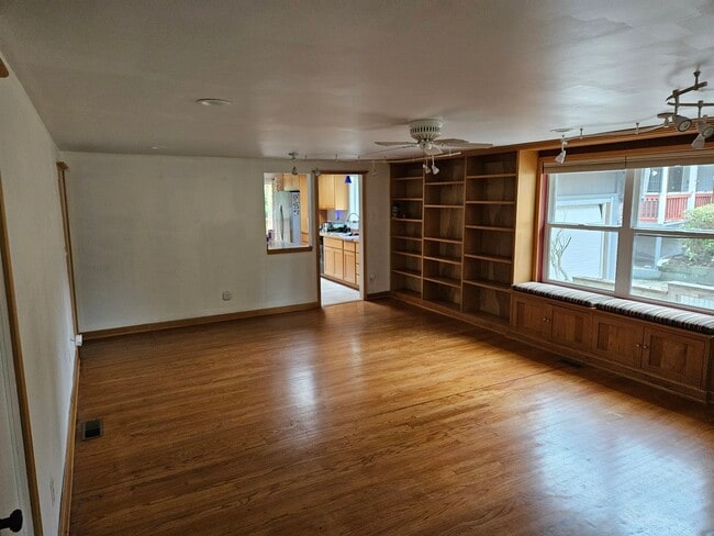 Foto del edificio - 12341 36th Ave NE