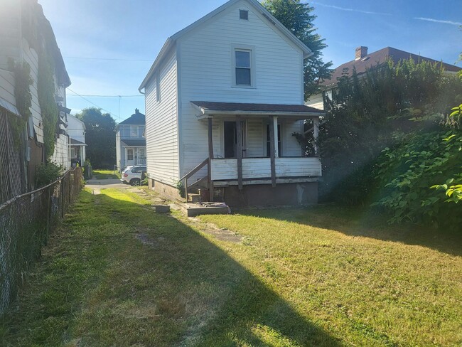 Building Photo - 307 Todd St