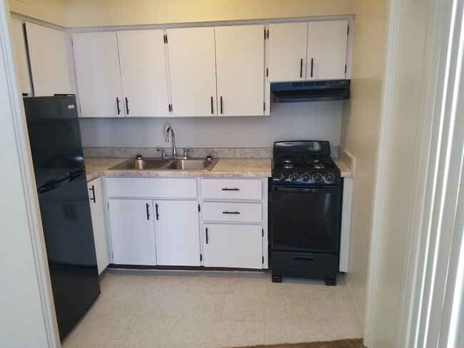 1 bedroom - Knollwood Terrace