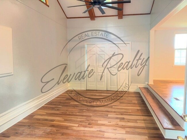 Building Photo - Stylishly Renovated Four Bedroom Home in H...