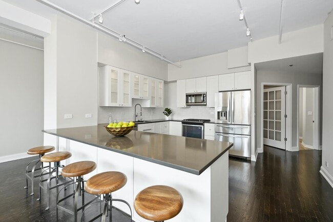 Building Photo - 161 W Harrison St