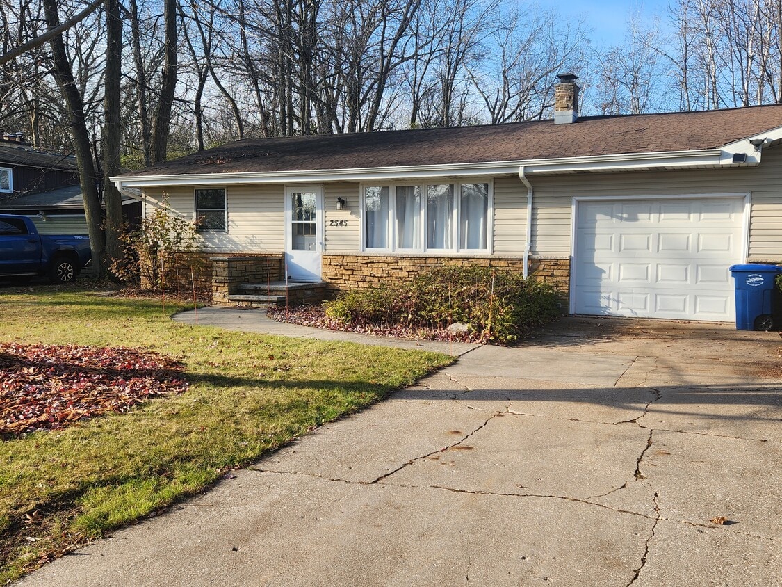 Foto principal - 2545 Southwood Dr