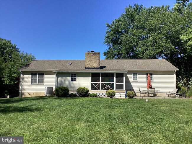 Building Photo - 2233 Warfield Dr
