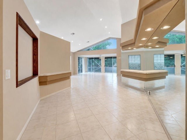 Foto del edificio - 11081 Springbrook Cir