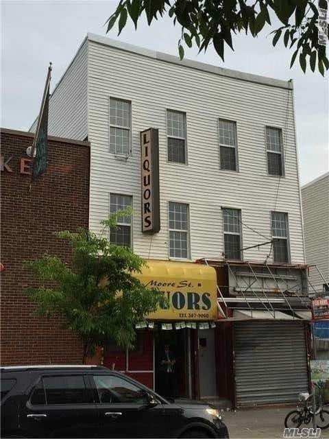 5 - 106 Moore St